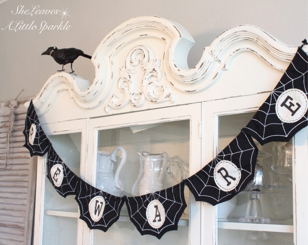 spooky glam halloween table black white gold chic halloween