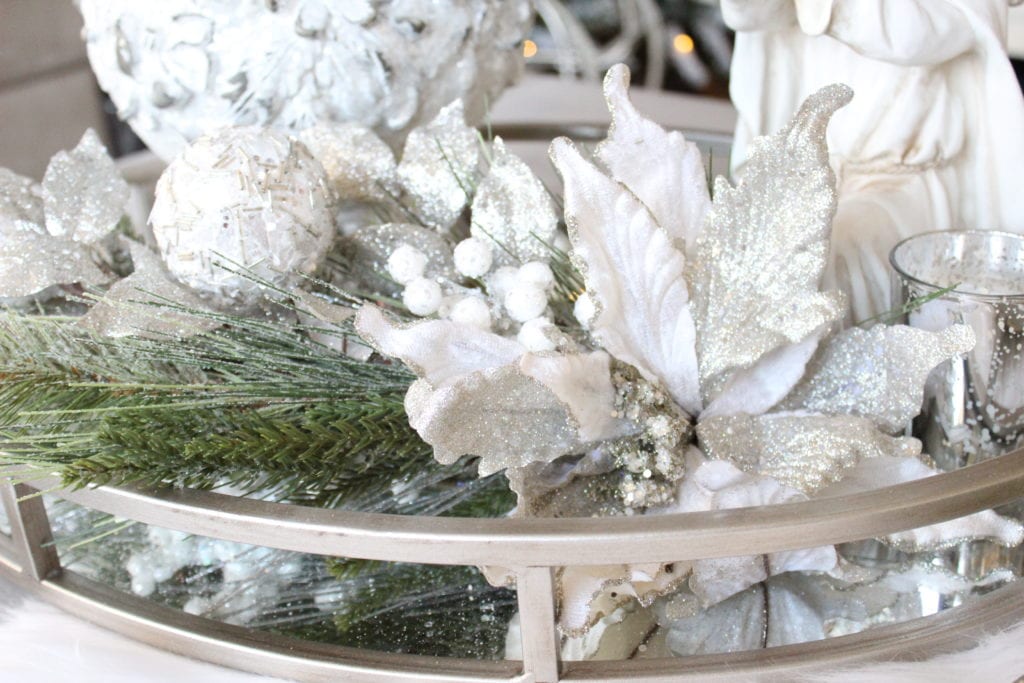  Styling a Christmas coffee table 