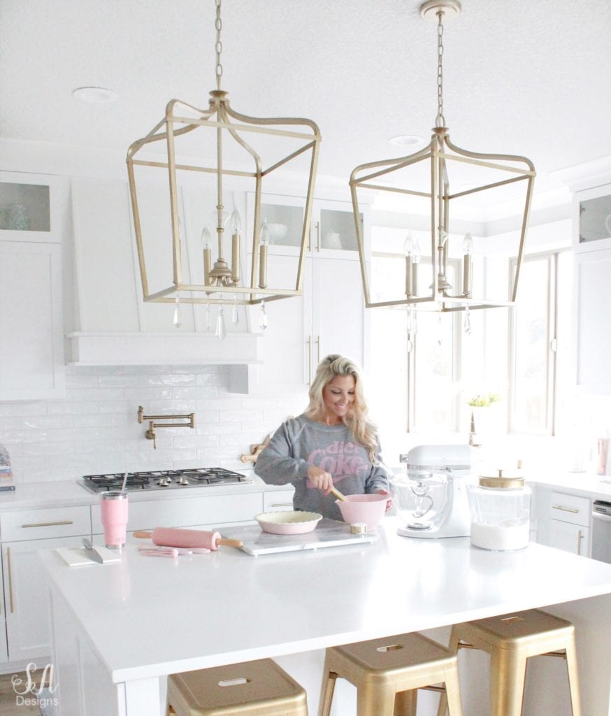 loveliest looks of fall tour 2018 summer adams, wildfox couture diet coke sweatshirt, fall baking fall desserts, white kitchen, pink kitchen accessories