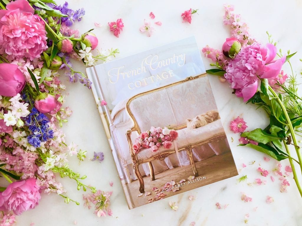 Summer Themed Decor: Best Coffee Table Books (Pinks, Blues, Greys, etc)