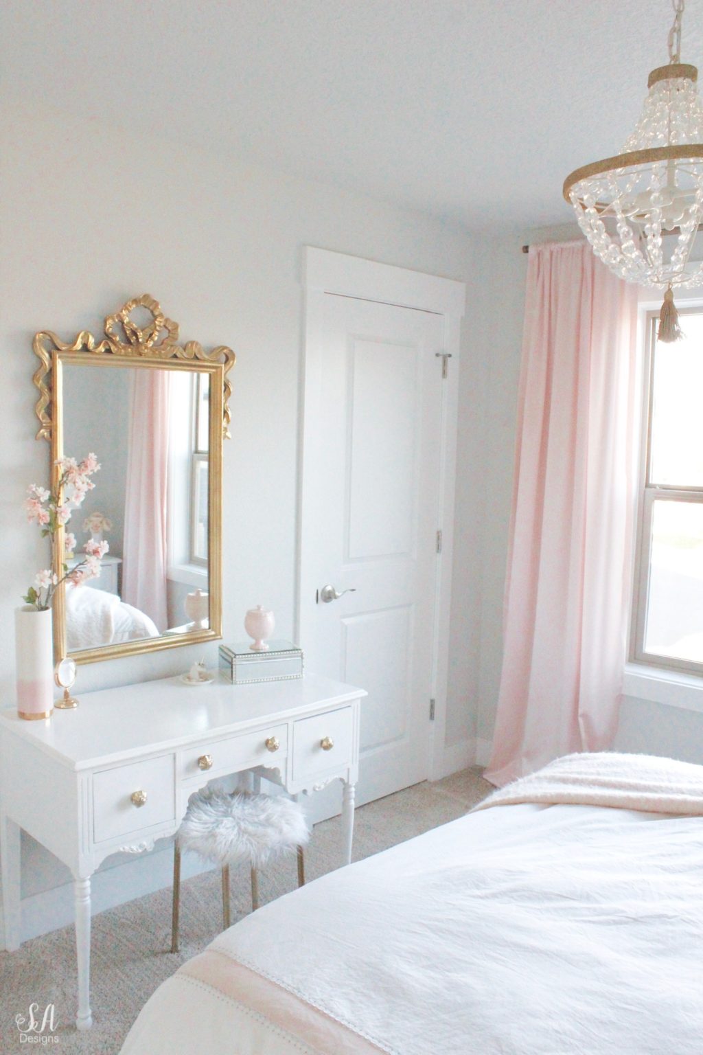 Tween Girl's Bedroom in Blush Gold & Grey - Summer Adams