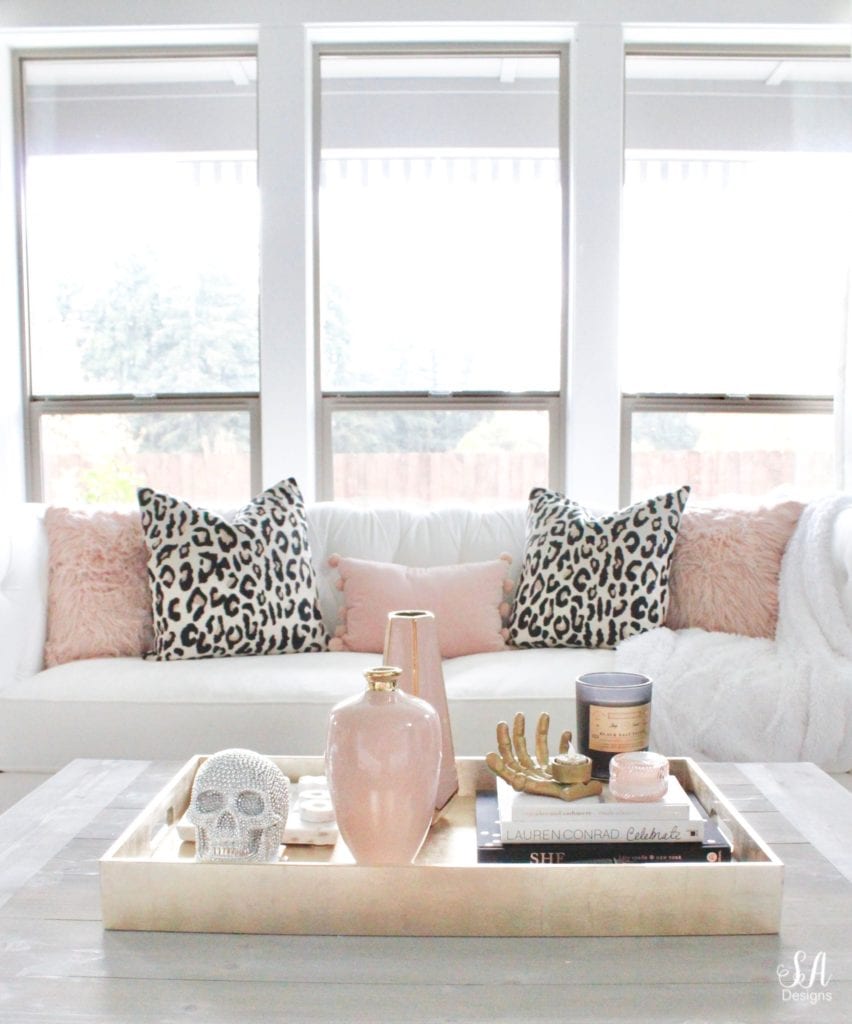 Featured image of post Black Gold And Blush Bedroom / Modern accent pillows dress up the sofa, chair and bed.