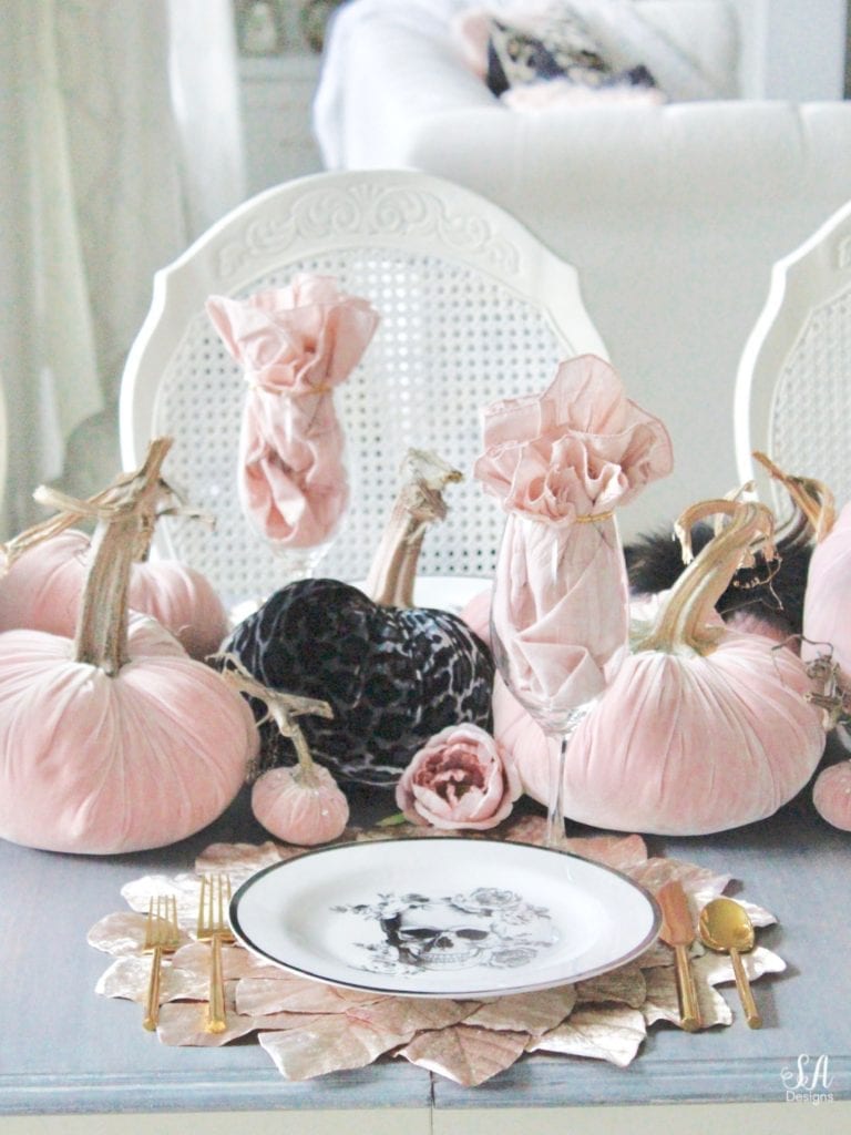 hotskwash velvet pumpkins, pink fall decor, blush fall decor, decorating with pumpkins, glam Halloween tablescape, elegant halloween decor, white halloween kitchen with pink and black, pink halloween