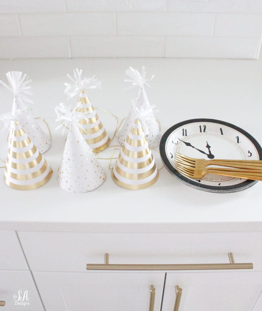 kids new years eve ideas, new years eve for kids, new years eve kids place setting table