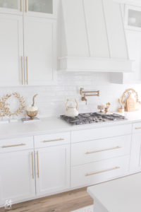 how to decorate with pumpkins, white and gold velvet pumpkins, white velvet pumpkins hotskwash pumpkins