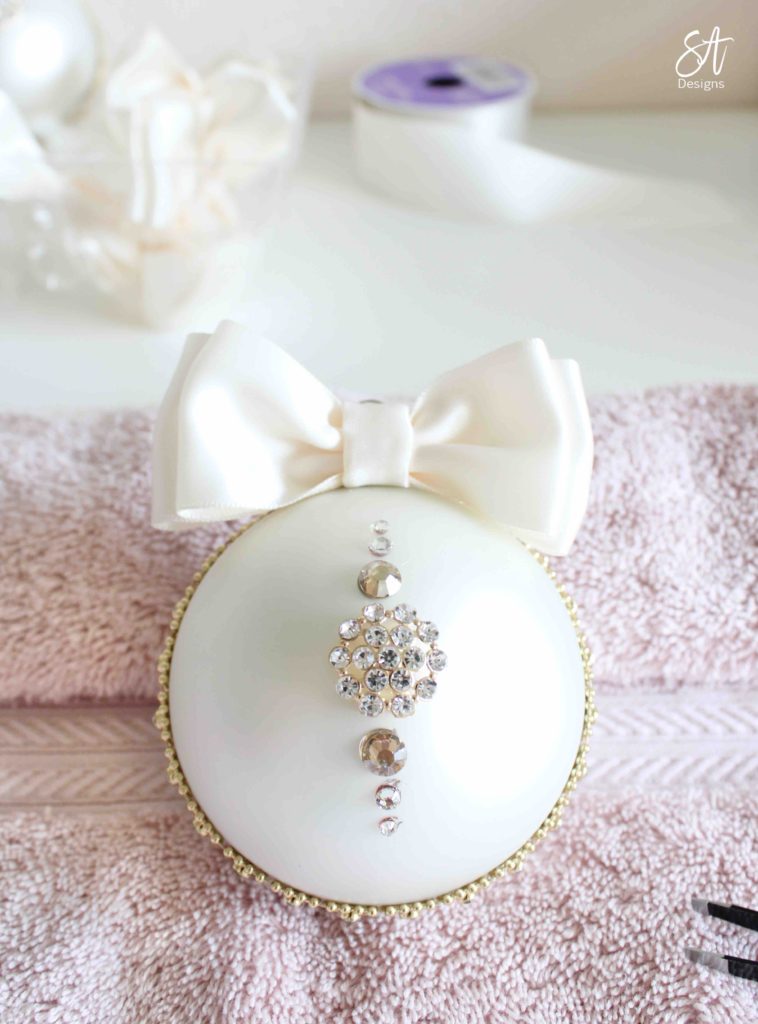 rhinestone bow diy ornament, girlie girly bow ornament, wedding ornament, Christmas rhinestones ornaments, Christmas decorations, glam Christmas decorations, elegant Christmas decor, classy Christmas decor, ivory bling ornaments, ivory ornate Christmas decor diy, ornament in gift box