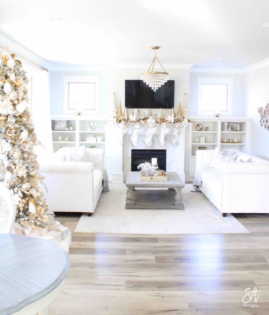 White and Gold Christmas tree bow topper. Gold Fireplace Mantel Decora –  Adriana Ortiz Designs