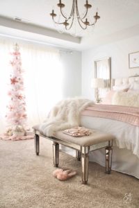 https://summeradams.com/elegant-christmas-entry-in-champagne-spa-blue/