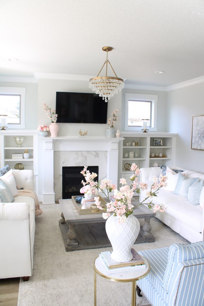 https://summeradams.com/wp-content/uploads/2020/03/Elegant-Blue-And-Pink-Spring-Home-Tour-44-683x1024.jpg