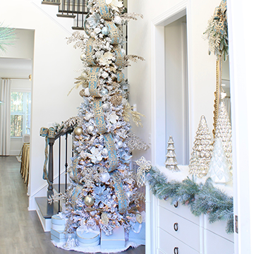 Entry Way with Spa Blue Christmas Tree