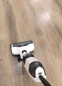 affordable appliances, white vacuum, white tineco wet dry vac vacuum cordless, white cleaning essentials, white cleaning appliances, christmas clean up, christmas storage solutions