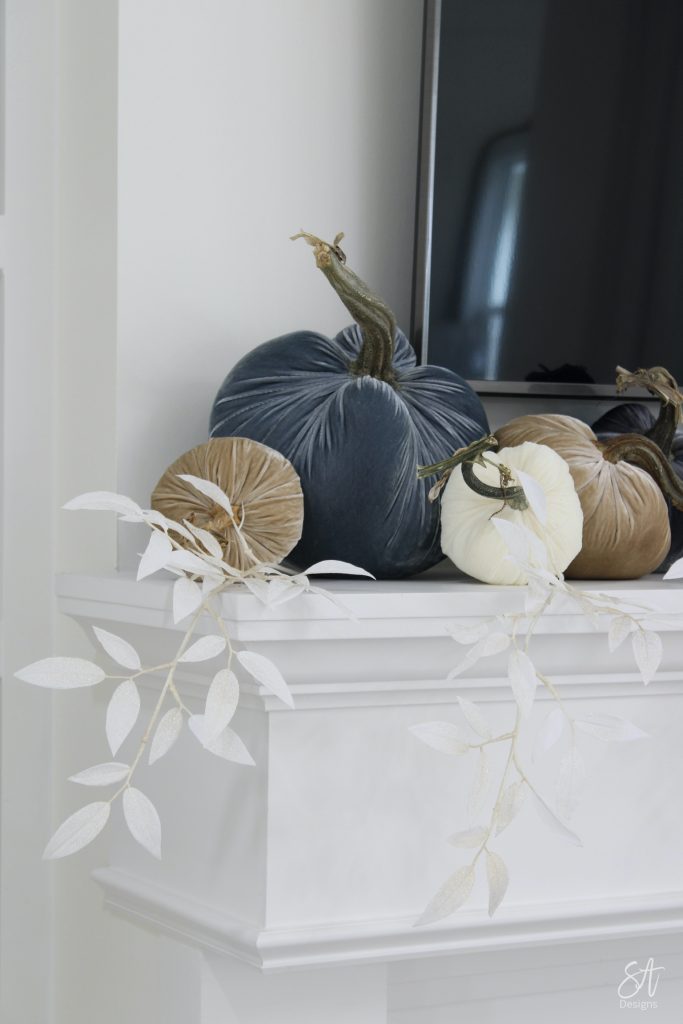 blue velvet pumpkins, hot skwash pumpkins, fall living room decor, fall pumpkin mantel