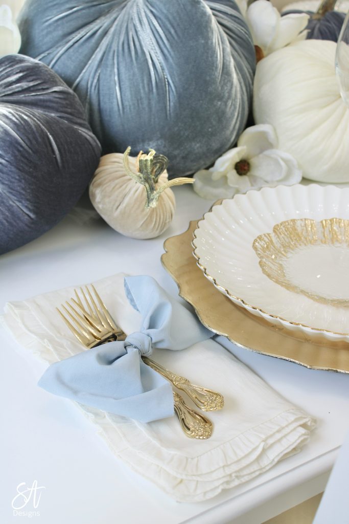 french blue flatware bow place setting, ivory ruffle dinner napkins, fancy fall decor, fancy fall table setting, elegant fall table setting